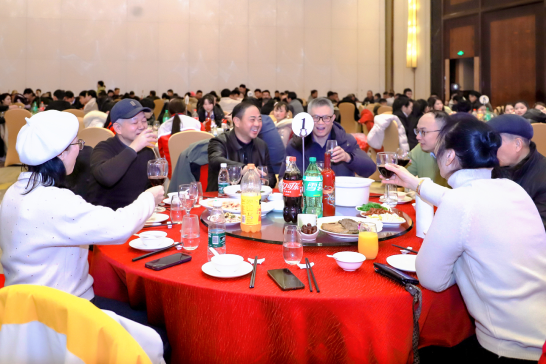 “康”哉之歌 豐“富”多彩 鳳舞“龍”飛 共慶新“年” “康”哉之歌 豐“富”多彩 鳳舞“龍”飛 共慶新“年”